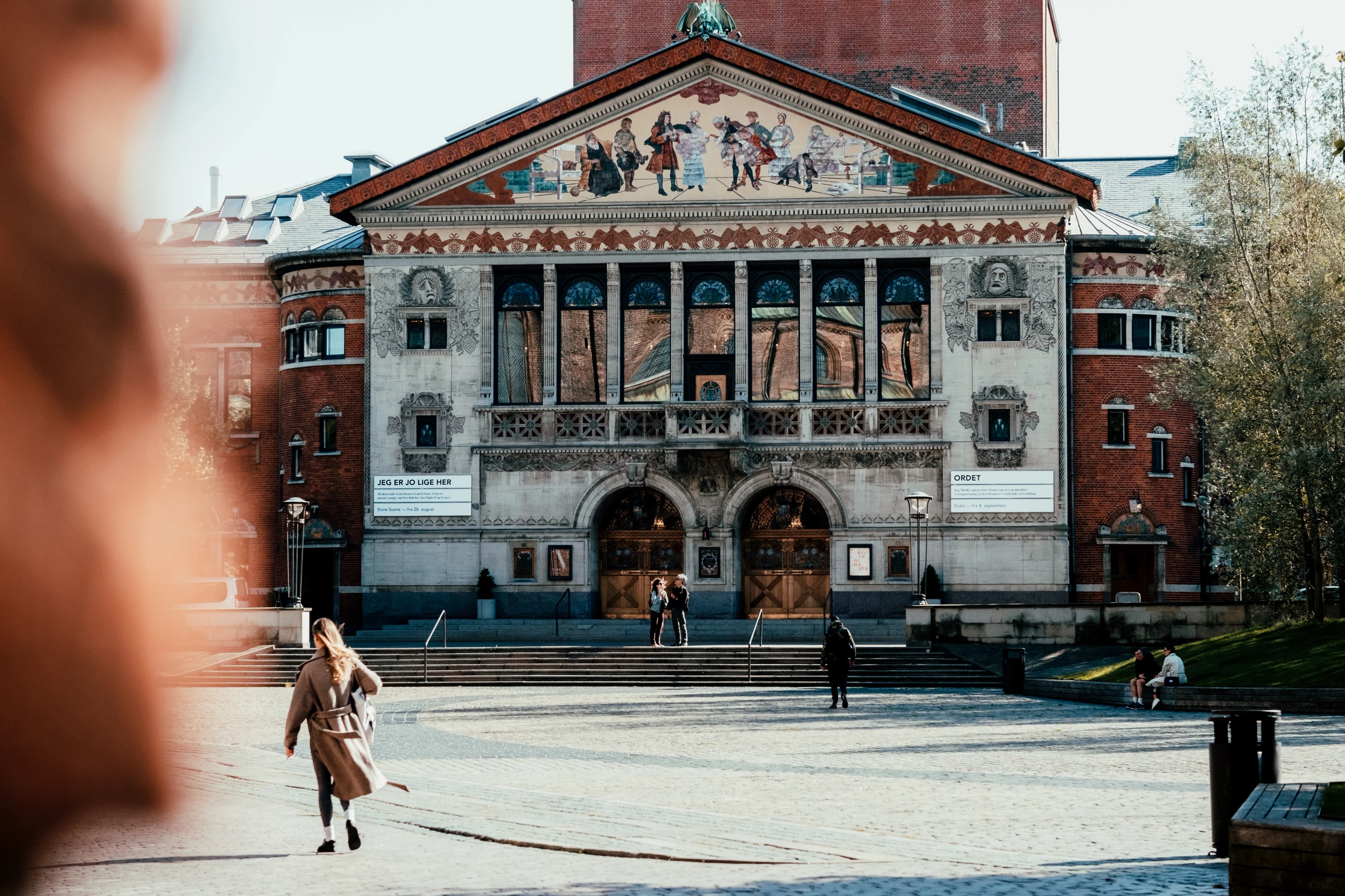Aarhus Teater facade set fra Bispetorv