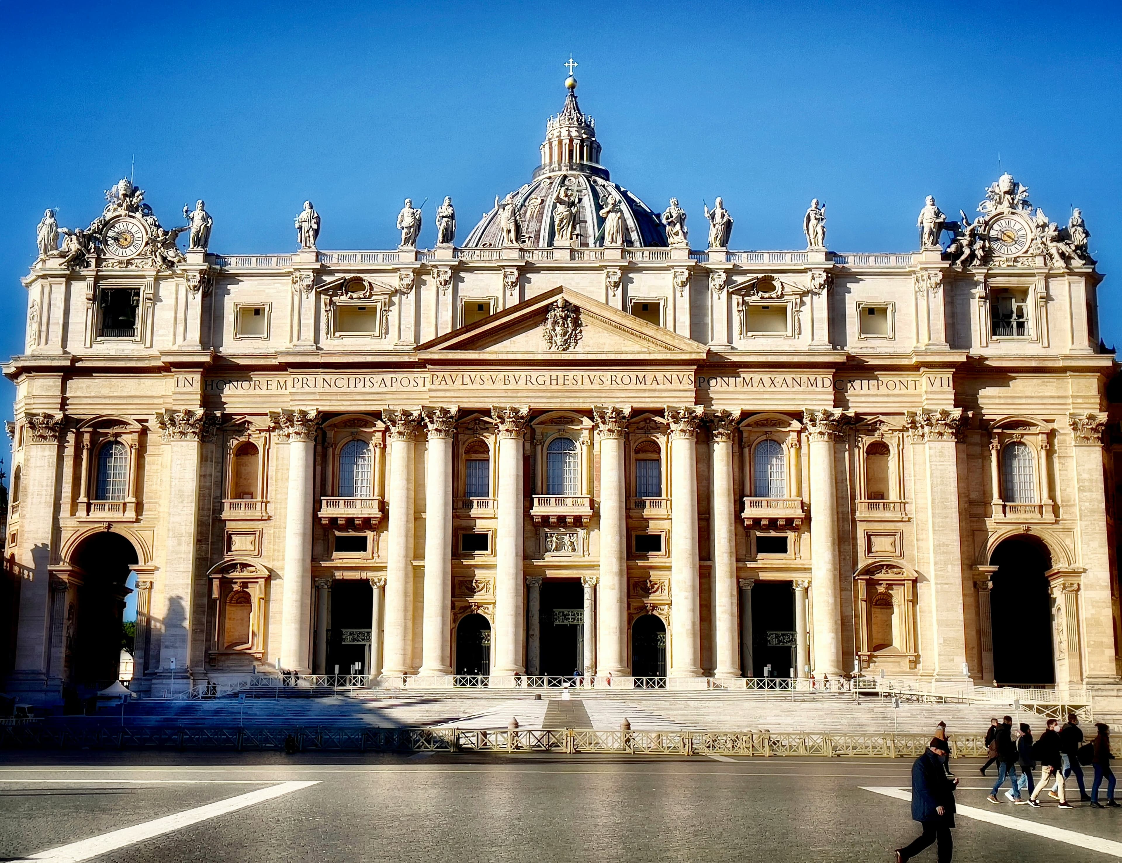 Peterskirken set udefra